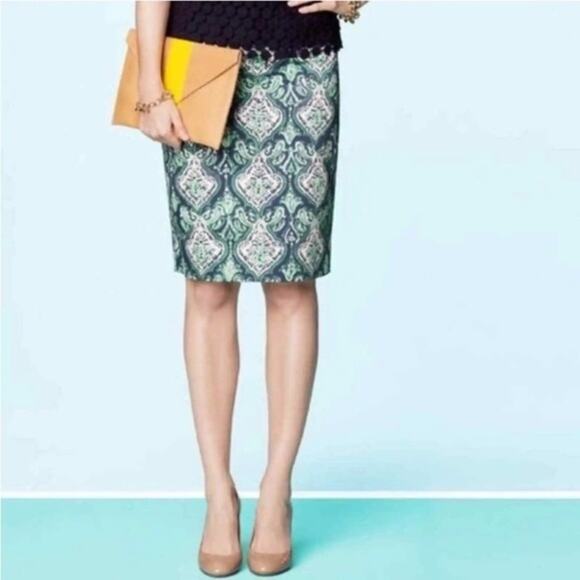 J Crew The Pencil Skirt Women’s Size 2 & 4 Greens Blue White Paisley Pattern - Picture 2 of 7